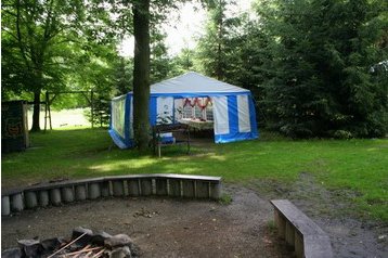 Polonia Privát Gębczyce, Esterno